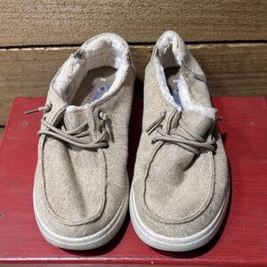 Bob’s Memory Foam Casual Beige Slip-On Sneakers with Faux Fur Lining Women’s 8